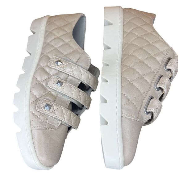 Bernardo Dillan Quilted Sneaker in Clay NWOB Size 9M - Picture 7 of 10